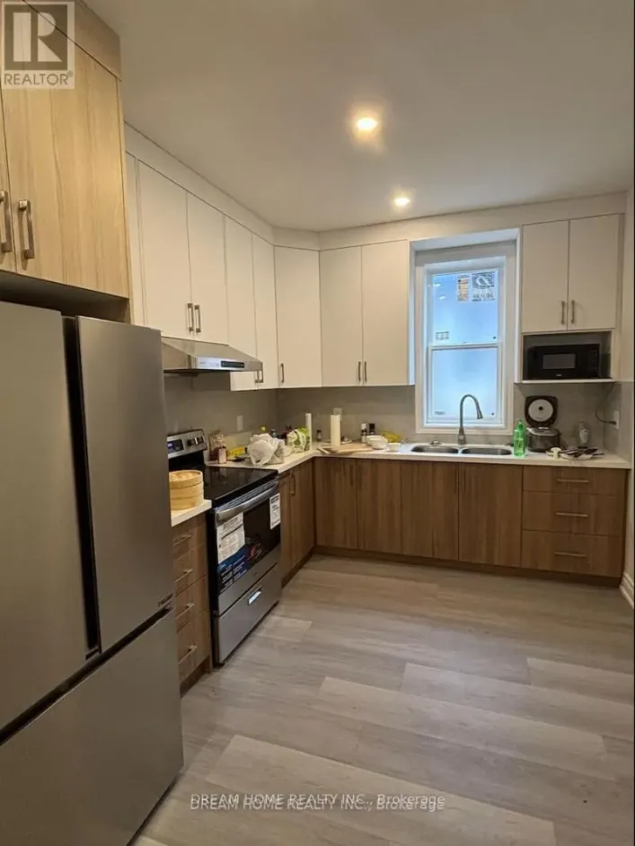 202 - 643 BATHURST STREET, Toronto