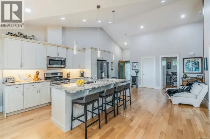 202 679 Terminal Ave, Nanaimo