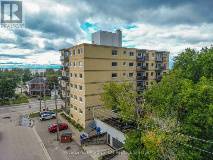 202 - 810 MAIN STREET W, North Bay