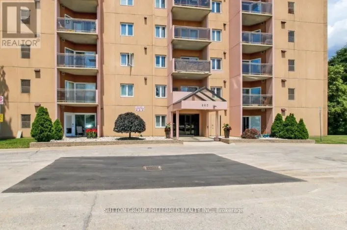 202 - 860 COMMISSIONERS ROAD E, London South