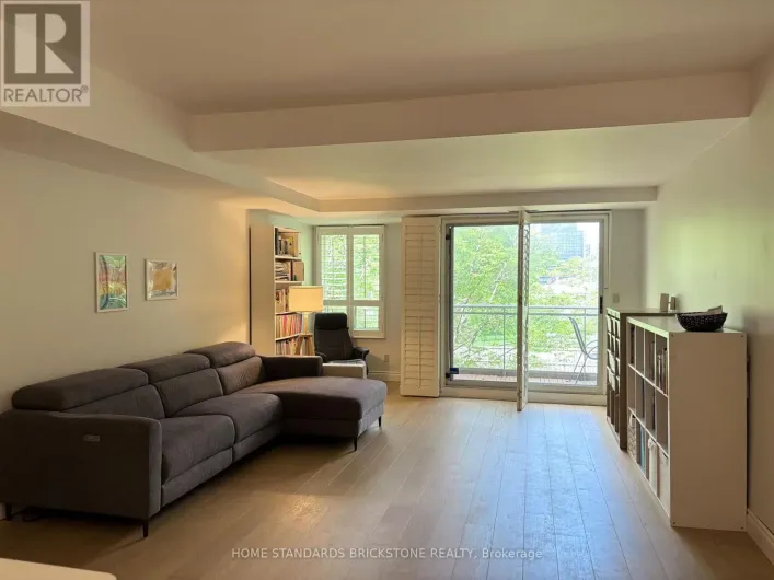 202 - 9 GREENBRIAR ROAD, Toronto