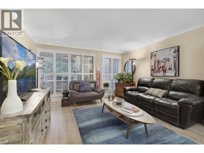 202 9300 GLENACRES DRIVE, Richmond