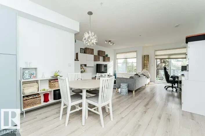 Apartment for sale: #202 9503 101 AV NW, Edmonton