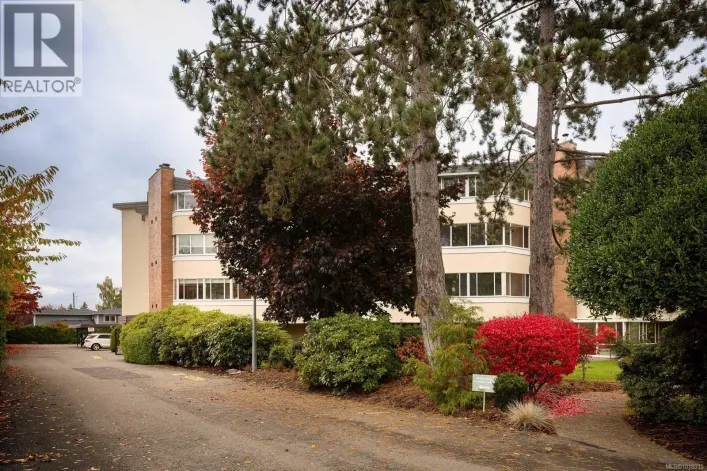 202 9900 Fifth St, Sidney