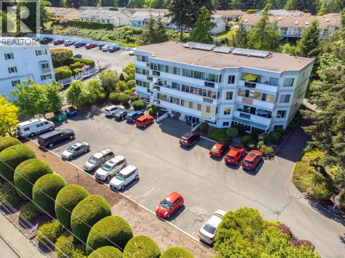 202 9958 Daniel St, Chemainus