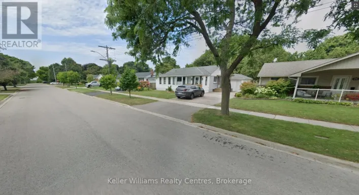 202 BENNETT STREET W, Goderich)