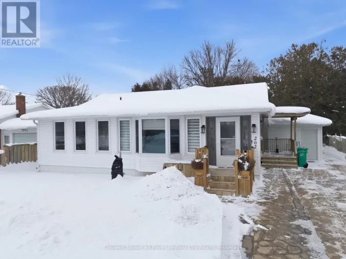 202 BENNETT STREET W, Goderich)