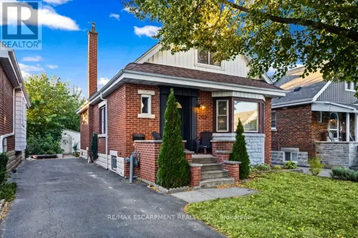 202 HUXLEY AVENUE S, Hamilton