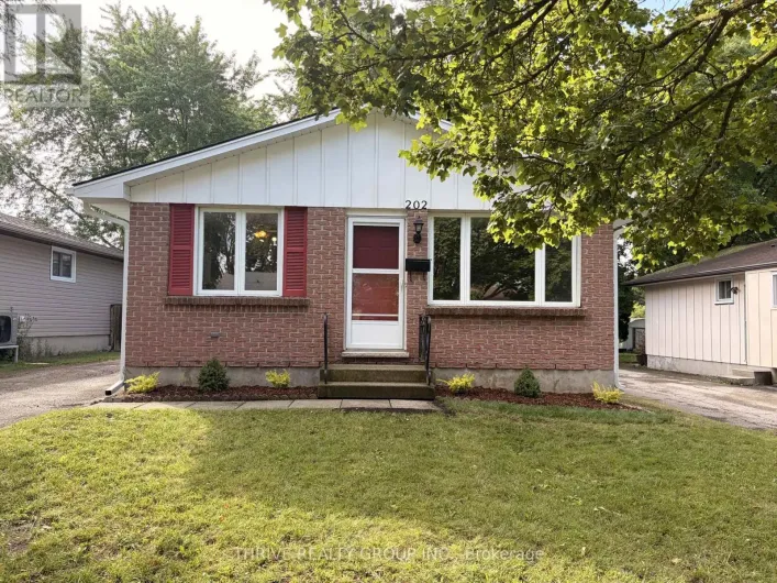 202 MURIEL CRESCENT, London South