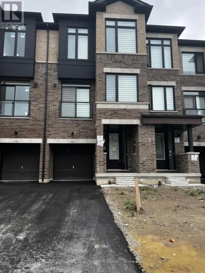 202 TENNANT CIRCLE, Vaughan