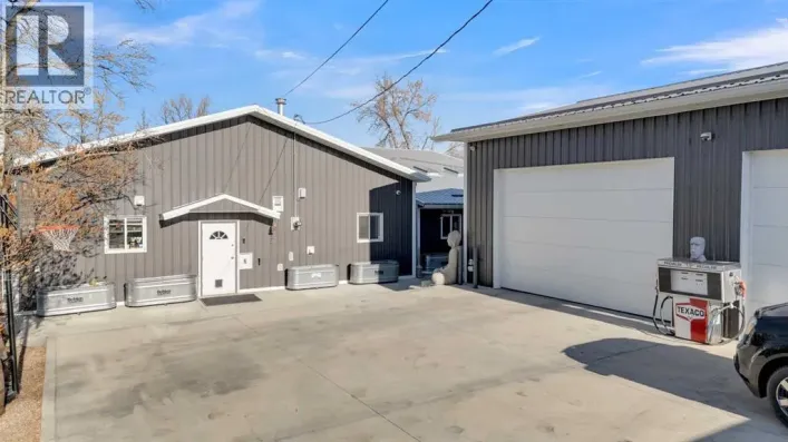 2023 20 Avenue, Bowden