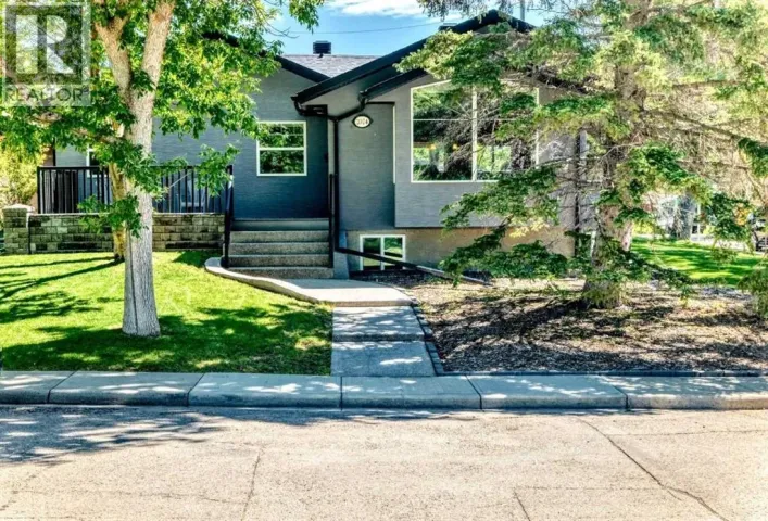 2024 Chicoutimi Drive NW, Calgary