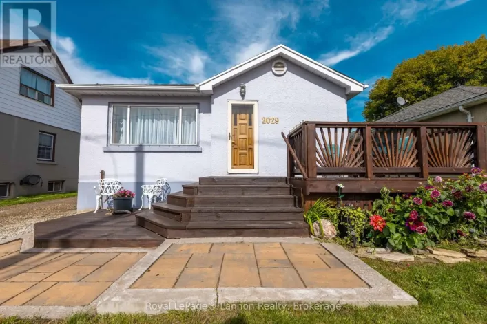 2029 WALSH STREET N, Thunder Bay