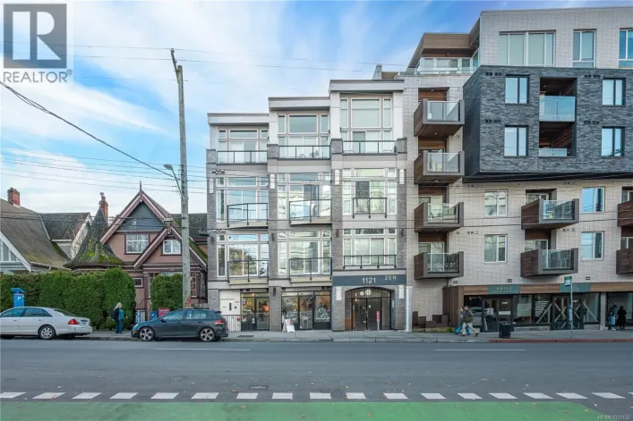 203 1121 Fort St, Victoria