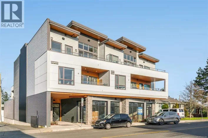 203 113 Hirst Ave E, Parksville
