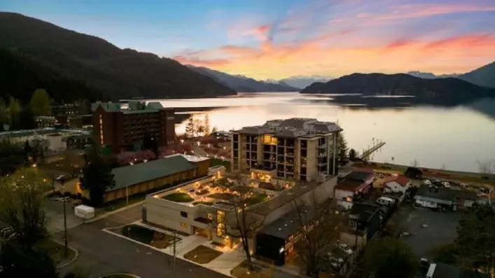 203 120 ESPLANADE AVENUE|Harrison Hot Springs, Harrison Hot Springs