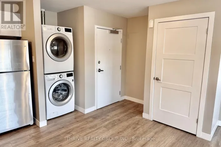 203 - 1277 COMMISSIONERS ROAD W, London South