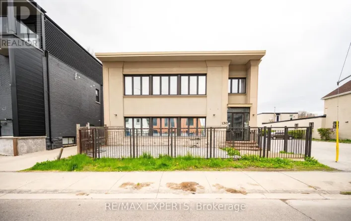 203 - 130 WELLINGTON STREET N, Hamilton