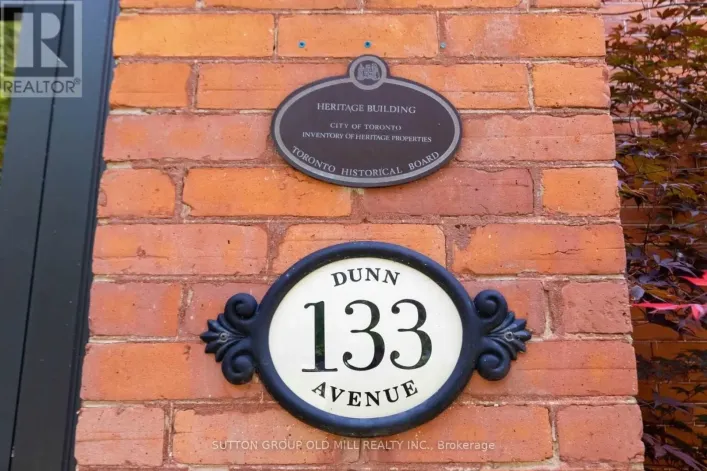 203 - 133 DUNN AVENUE, Toronto
