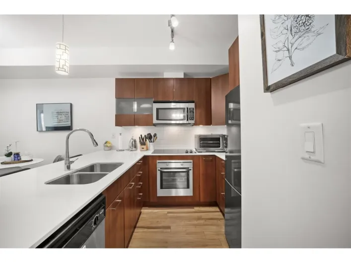 203 13321 102A AVENUE, Surrey