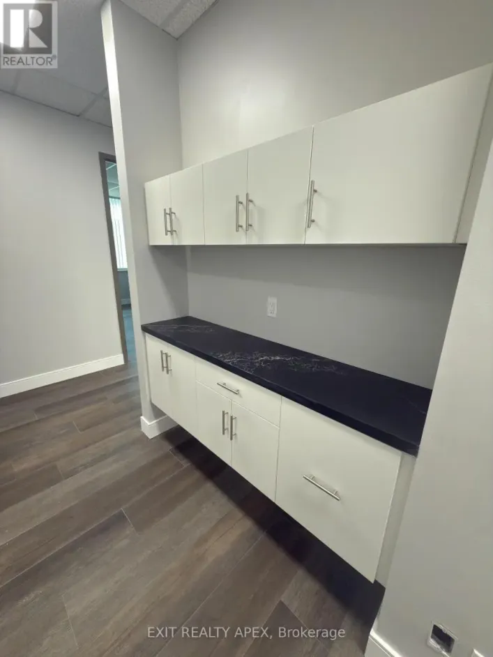 203 - 135 MATHESON BOULEVARD W, Mississauga