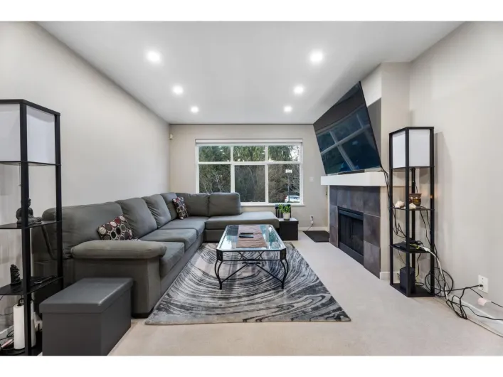 203 14885 105 AVENUE, Surrey