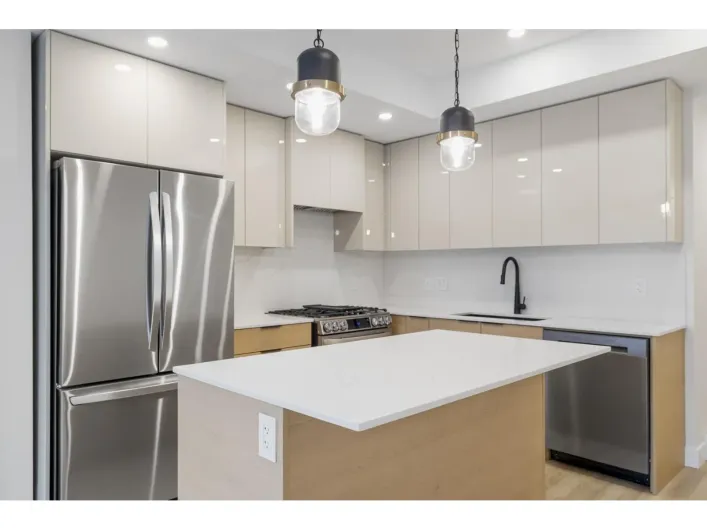 203 15353 17 AVENUE, Surrey