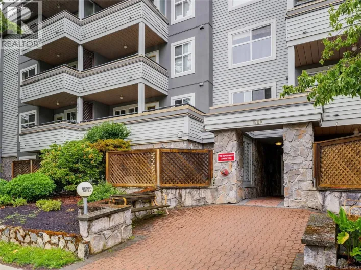 203 1580 Christmas Ave, Saanich