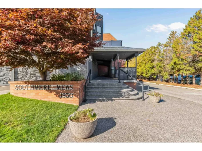 203 1830 E SOUTHMERE CRESCENT, Surrey