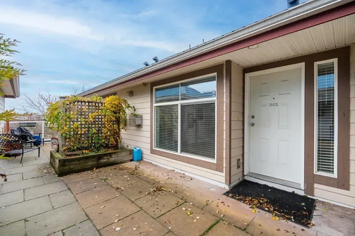 203 19705 56 AVENUE, Langley