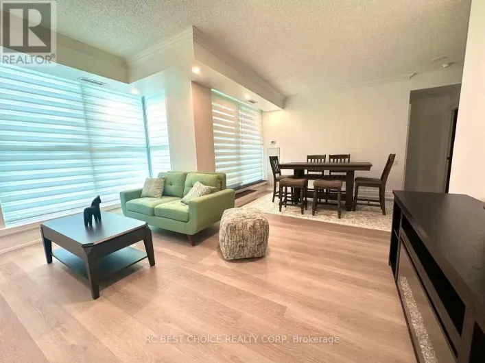 Apartment for sale: 203 - 2067 LAKE SHORE BOULEVARD W, Toronto