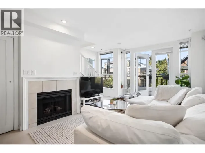 203 2190 W 5TH AVENUE, Vancouver
