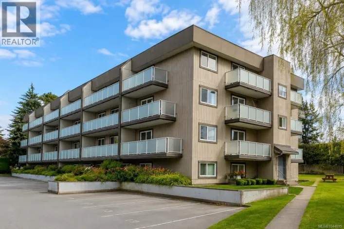 203 3240 Glasgow Ave, Saanich