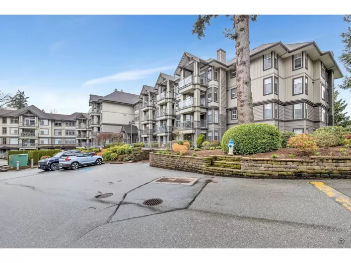 203 33318 E BOURQUIN CRESCENT, Abbotsford