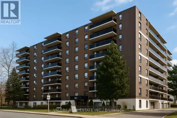 Apartment for rent: 203 - 35 CONFEDERATION DRIVE, Toronto