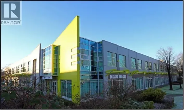 203 3823 HENNING DRIVE, Burnaby