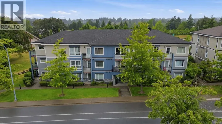 203 4050 Douglas St, Saanich