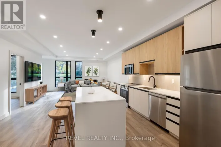 203 - 4390 HILLVIEW DRIVE, Lincoln