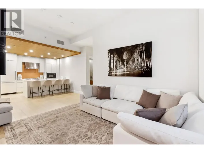 203 6693 NELSON AVENUE, West Vancouver