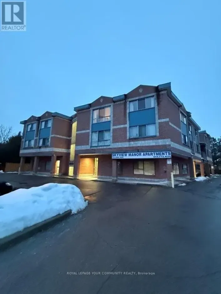 203 - 72 LAKE AVENUE, Richmond Hill