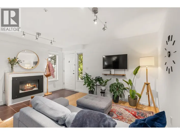 203 755 W 15TH AVENUE, Vancouver