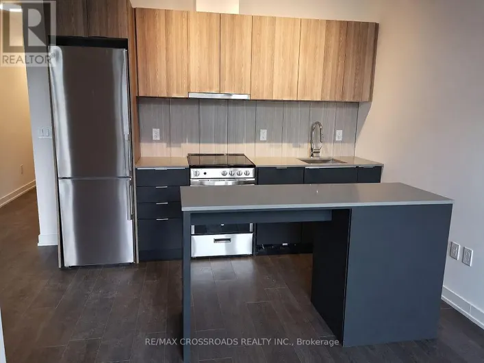 203 - 8 TIPPETT ROAD, Toronto