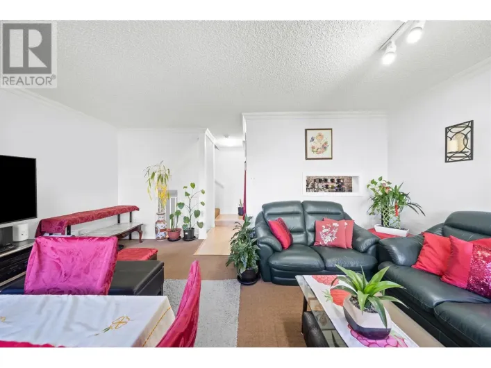 203 8040 COLONIAL DRIVE, Richmond