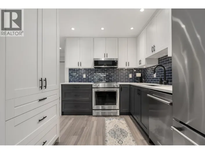 203 825 W 15TH AVENUE, Vancouver