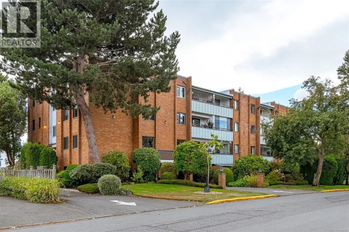 203 853 Selkirk Ave, Esquimalt