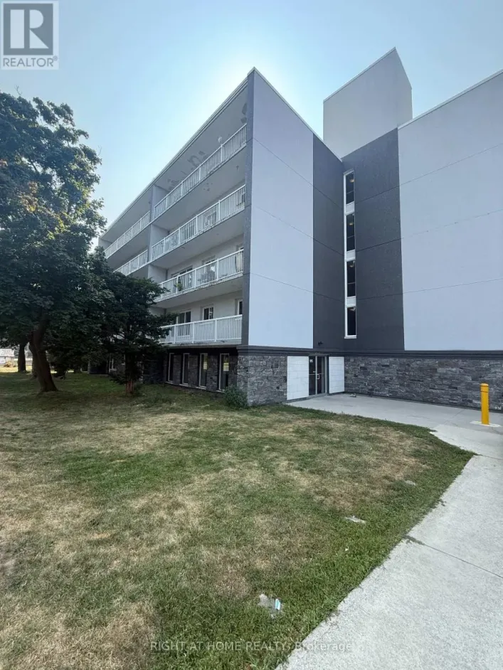 203 - 95 TAUNTON ROAD E, Oshawa
