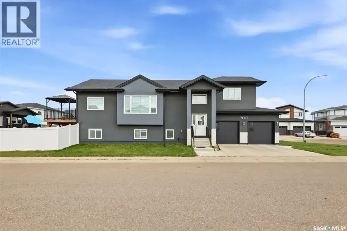 House for sale: 203 Burgess BAY, Saskatoon