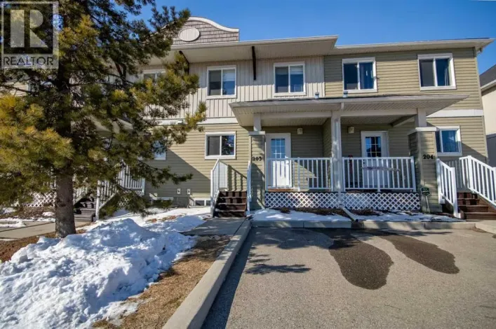 203 Clover Way, Carstairs