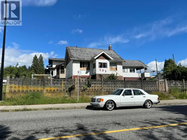 203 E 22ND STREET, North Vancouver