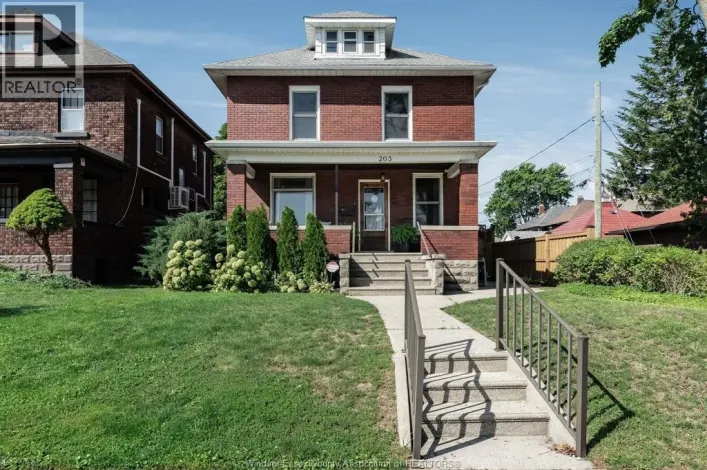 203 Moy AVENUE, Windsor